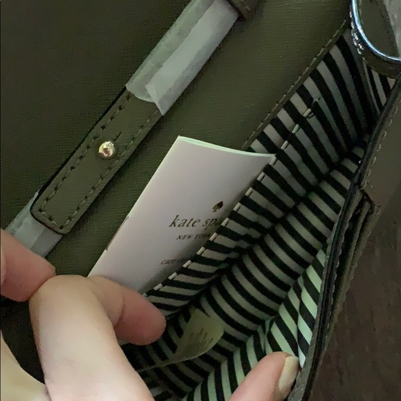 Olive Cameron Street Kate Spade purse - Picture 4 of 4